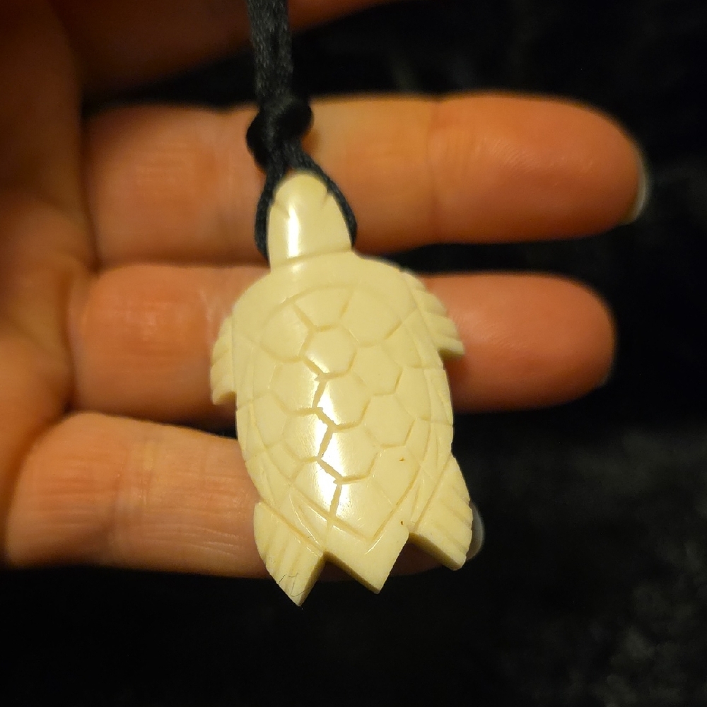 Cream Turtle Pendant for Reptile Lovers